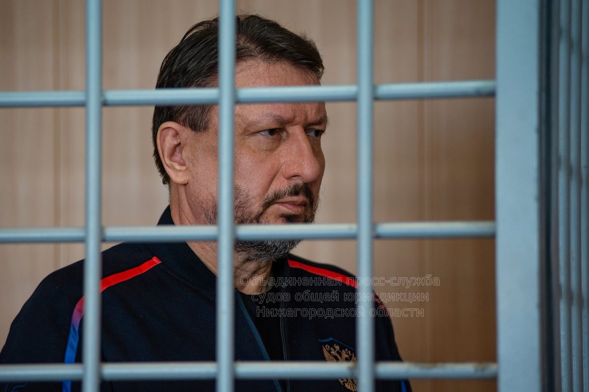 Суд начал рассматривать уголовное дело экс-депутата гордумы Олега Лавричева