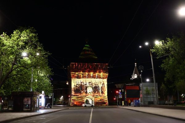 Световое шоу стартовало на Дмитриевской башне Нижегородского кремля