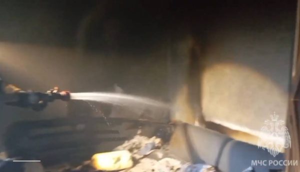 Пожар в многоэтажке на проспекте Ильича тушат в Нижнем Новгороде