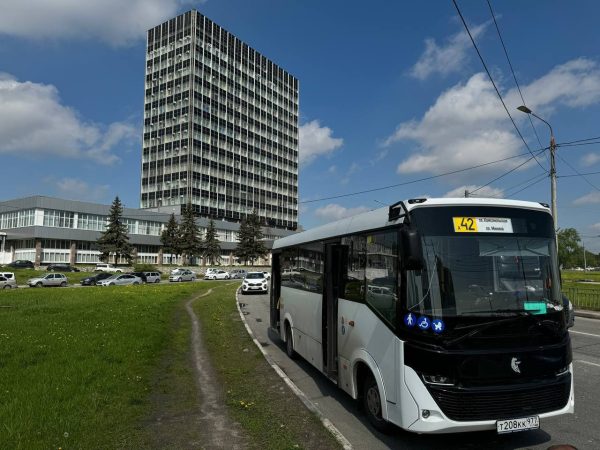 В Нижнем Новгороде на маршрут А‑42 вышел новый автобус КамАЗ