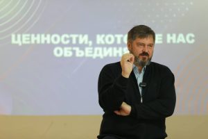 Михаил Клинков встретился с учащимися старших классов школы № 27
