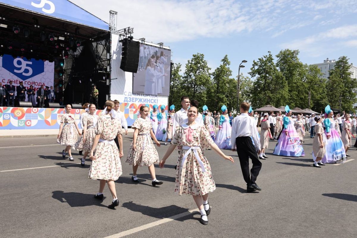 Евгений Люлин поздравил дзержинцев с Днем города