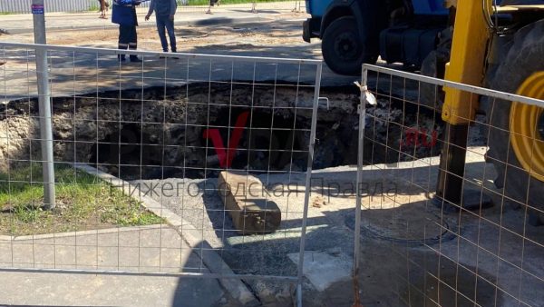 Огромный провал образовался на Ковалихинской улице