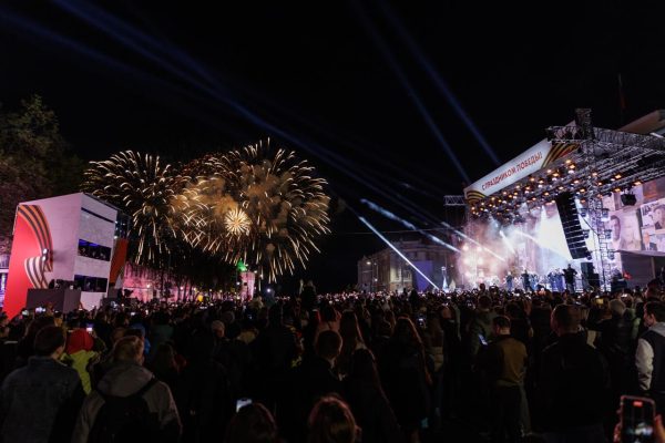 Сестры Дина и Арина Аверины примут участие в шоу Ильи Авербуха в День Победы