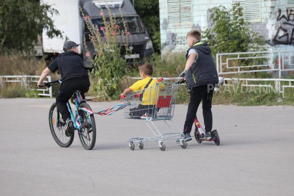 В Госавтоинспекции рассказали, как защитить детей на дороге