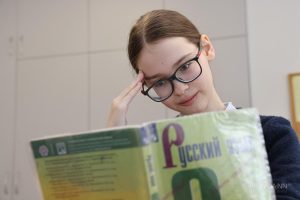 Сняли с языка: приведёт ли изменение ударения в слове «звонит» к массовой безграмотности