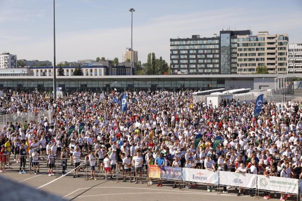 Более 19 тысяч человек участвовали в забеге «БЕГИ, ГЕРОЙ!» в Нижнем Новгороде