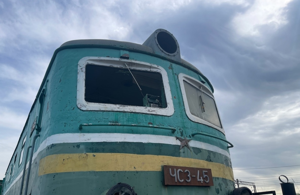 Неизвестные разгромили вагоны в музее «Паровозы России»