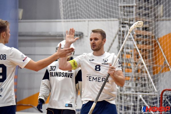 Флорболисты «Мининского» упустили перевес в три мяча в 1/2 финала чемпионата