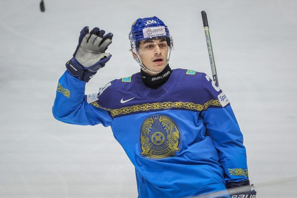 Торпедовец Дмитрий Бреус неудачно дебютировал на чемпионате мира по хоккею