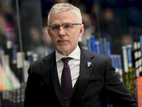 Игорь Ларионов: «Игоря рассматриваю, прежде всего, как игрока, а не как сына»