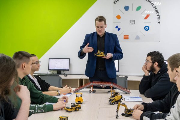 Лучшего преподавателя системы среднего профобразования определили в регионе