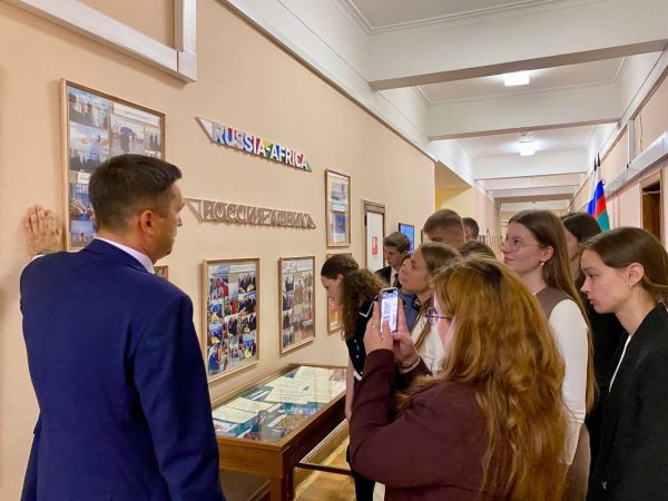 Выпускники «Школы юного дипломата» побывали с ознакомительной поездкой в Москве