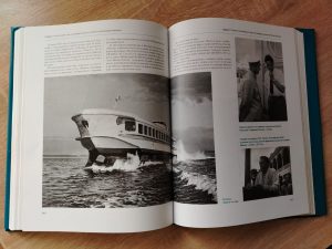 В первом томе рассказывается о создании пассажирского водного транспорта на подводных крыльях, в том числе «Ракетам»