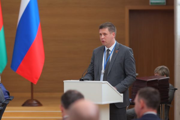 Андрей Гнеушев представил опыт межрегионального сотрудничества