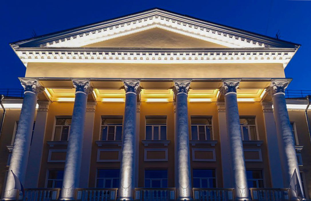 Художественная подсветка появилась на здании филиала ННГУ в Балахне