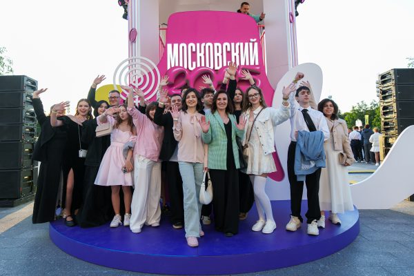 Незабываемая ночь на ВДНХ: как прошёл самый масштабный выпускной Москвы