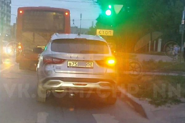 Полиция установила личность нарушителя ПДД на улице Пермякова