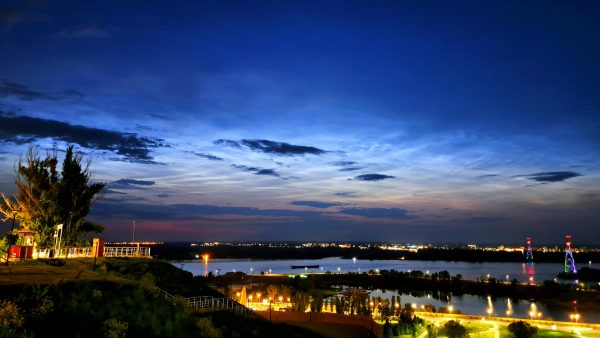 Нижегородцы заметили серебристые облака в небе
