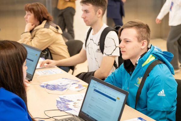 Более тысячи нижегородцев нашли работу на Всероссийской ярмарке трудоустройства