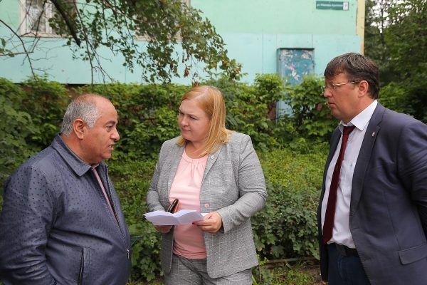 Брал взятки коньяком и пирожными: экс-главу Советского района Владимира Исаева отправили в колонию на 8 лет