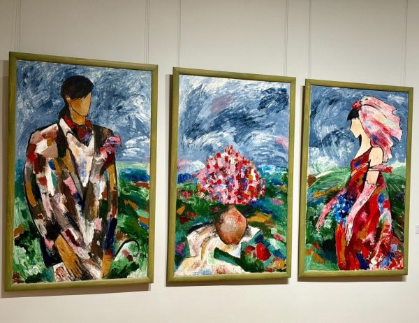 В НГХМ открылась персональная выставка Наталии Панковой «Цветное время»