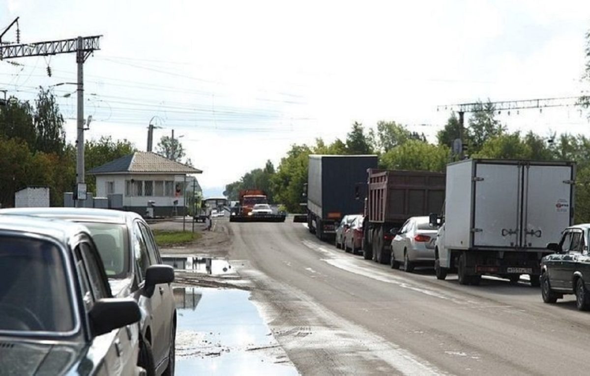 Нижегородцы вновь пожаловались на проблему переезда на Петряевке