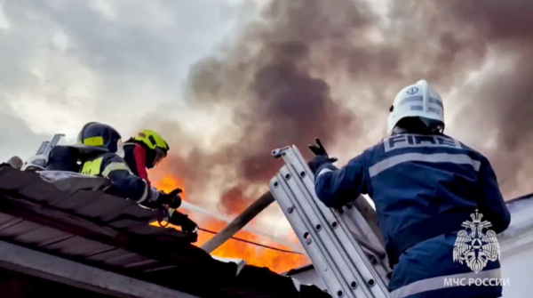 Опубликовано видео тушения торговых павильонов в Канавинском районе
