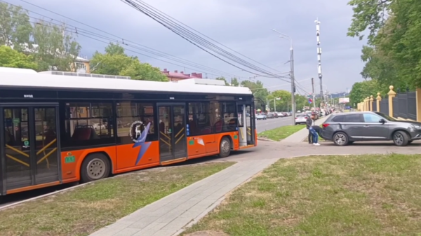 Пассажирка электробуса пострадала в ДТП на проспекте Гагарина