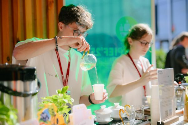 «Кафе для бизнеса» открылось на Петербургском экономическом форуме