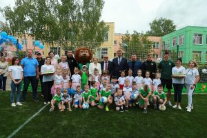В детских садах №3, №10 и №21 Дзержинска открылись мини-футбольные поля