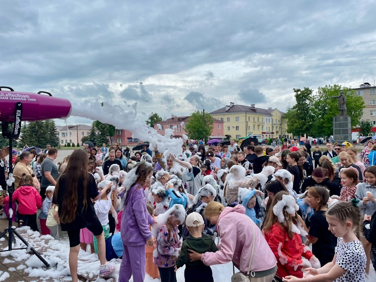 Праздник на главной городской площади Навашино