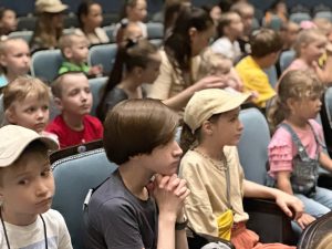 Праздник в театре кукол