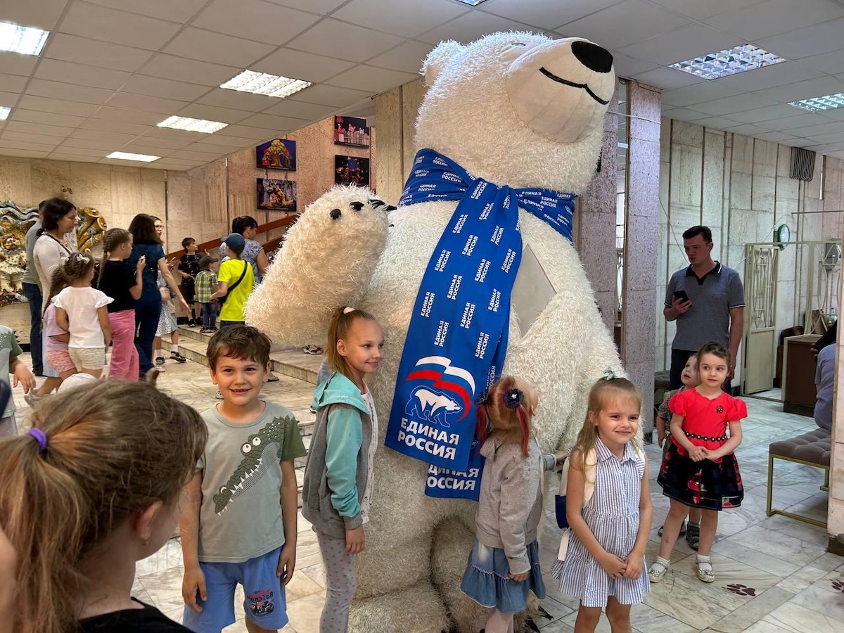 Праздник в театре кукол