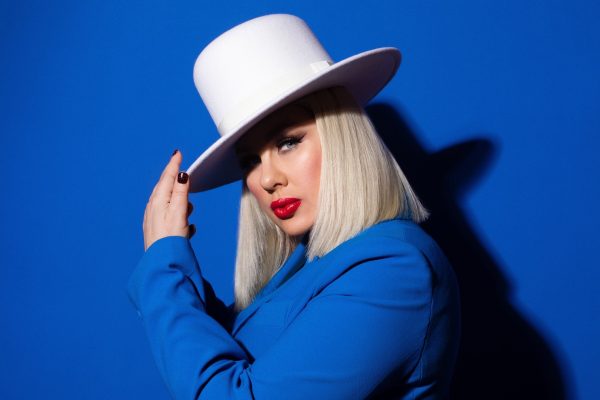 Опубликовано видео с Евой Польной, открывшей фестиваль «Столица закатов»