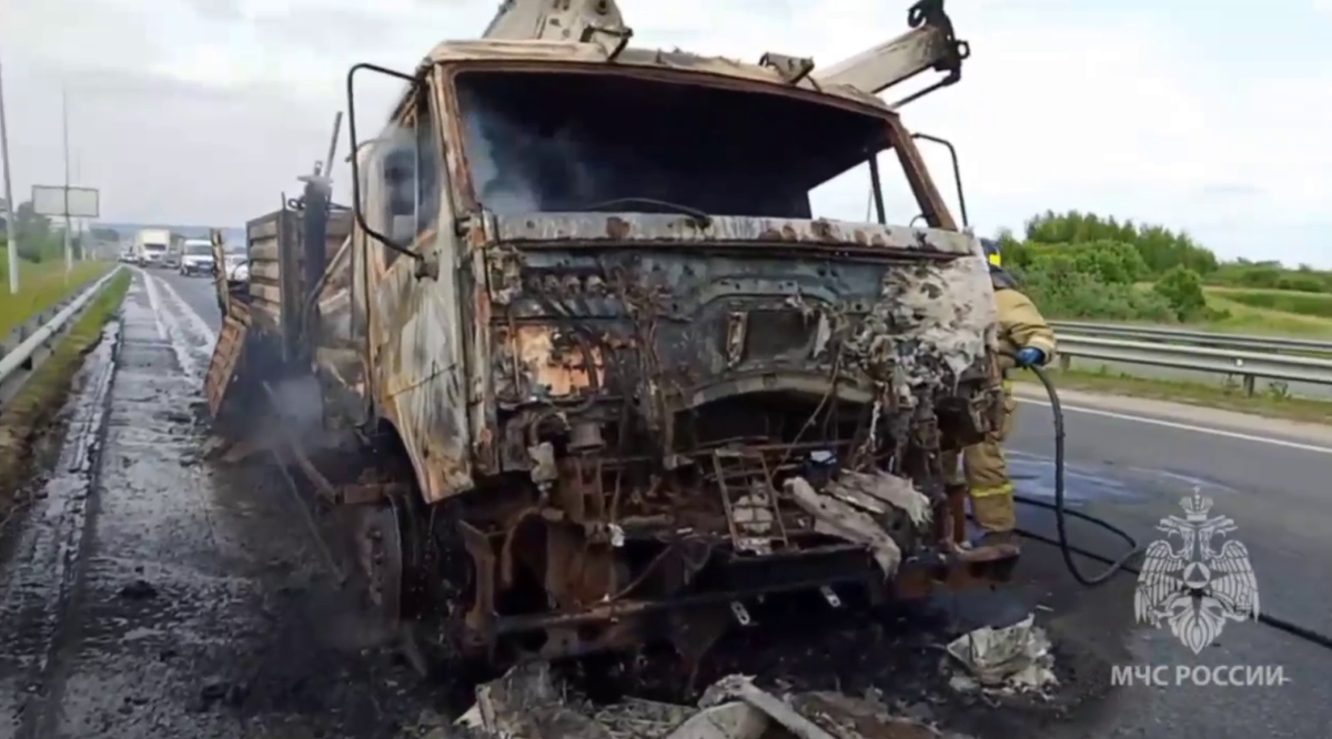 Большегруз загорелся на трассе в Кстовском районе