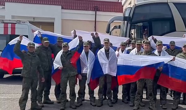 Четверо нижегородцев возвращаются домой после очередного обмена с Украиной