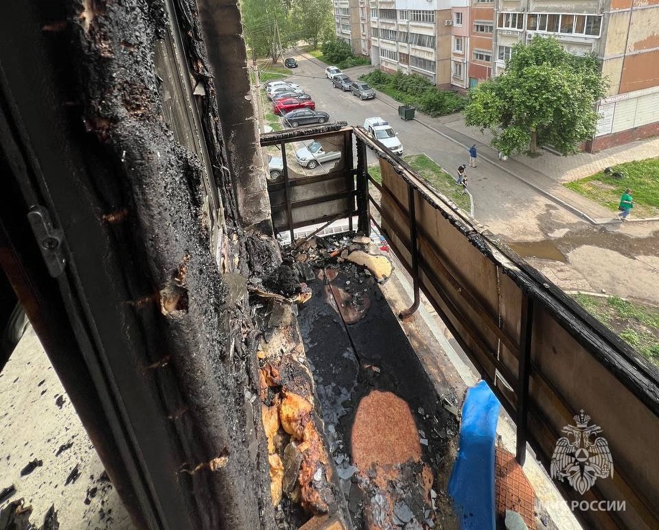 В Нижнем Новгороде пожарные эвакуировали 18 человек из горящей многоэтажки