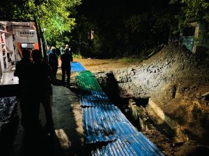 Нижегородка провалилась в строительную яму в Арзамасе