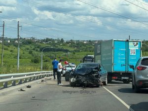 Огромная пробка образовалась около Анкудиновки из-за&nbsp;ДТП