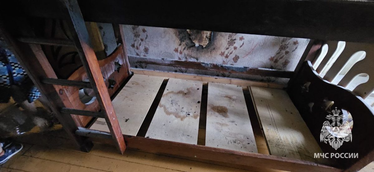 В Дзержинске во время тихого часа двухлетний ребёнок поджёг постель зажигалкой