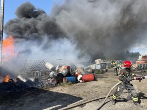 Опубликовано видео тушения пожара на бывшем заводе «Заря» в Дзержинске