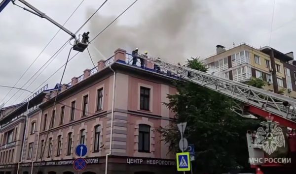 Опубликовано видео пожара в здании частной клиники в Нижнем Новгороде