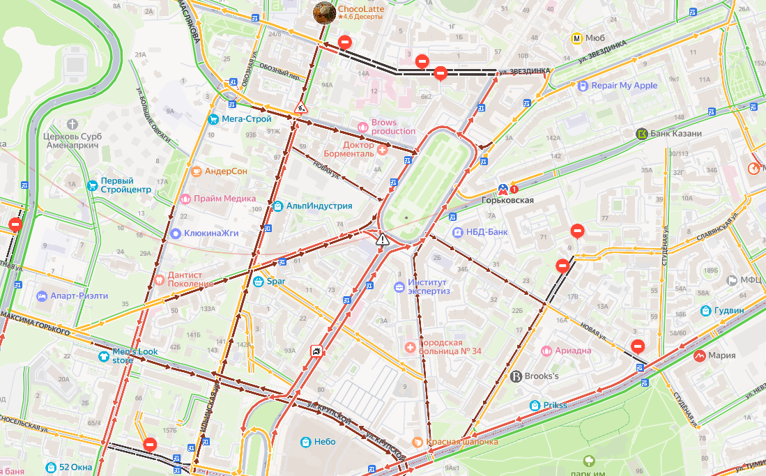Пробки образовались на улице Большой Покровской из-за пожара в медцентре