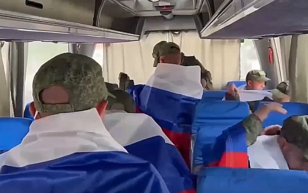 Еще двое нижегородцев вернулись домой после очередного обмена с Украиной