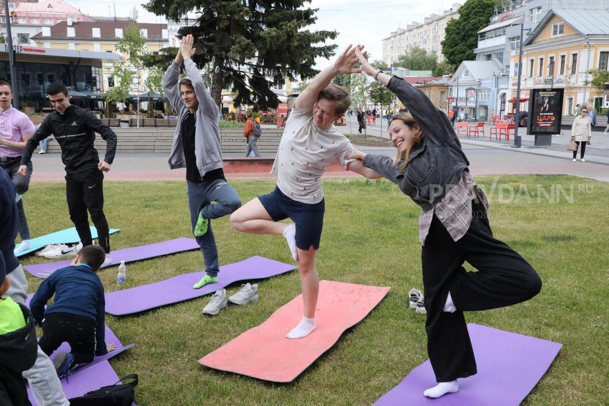 Нижегородцы отмечают Международный день йоги