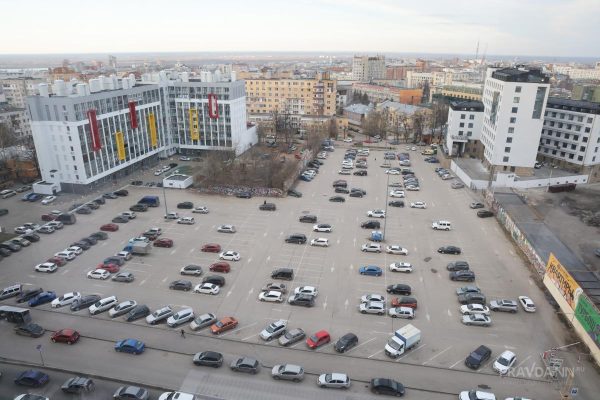 Открытые парковки станут бесплатными в длинные выходные в Нижнем Новгороде