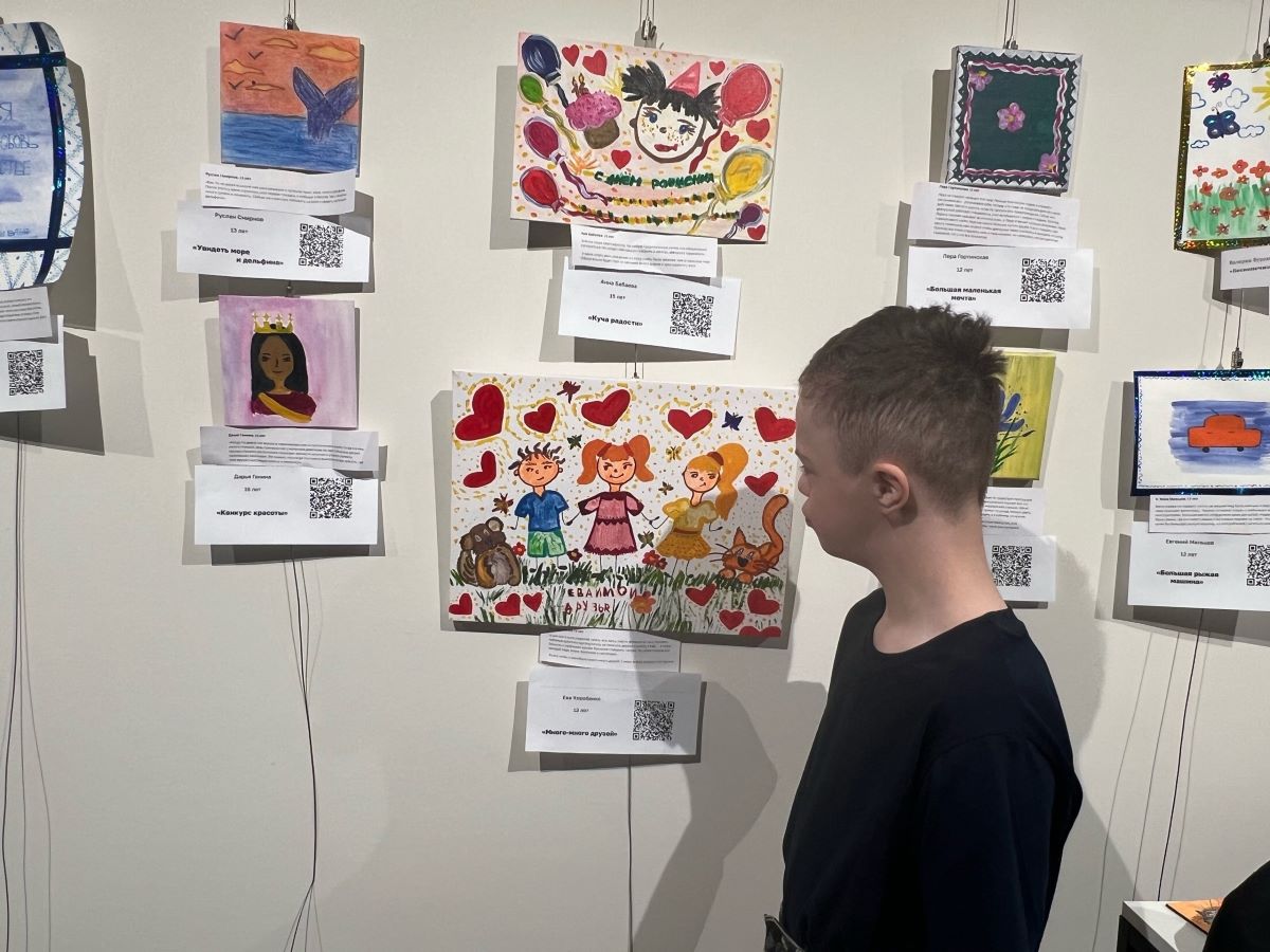 Выставка работ детей из детдомов открылась в Нижнем Новгороде