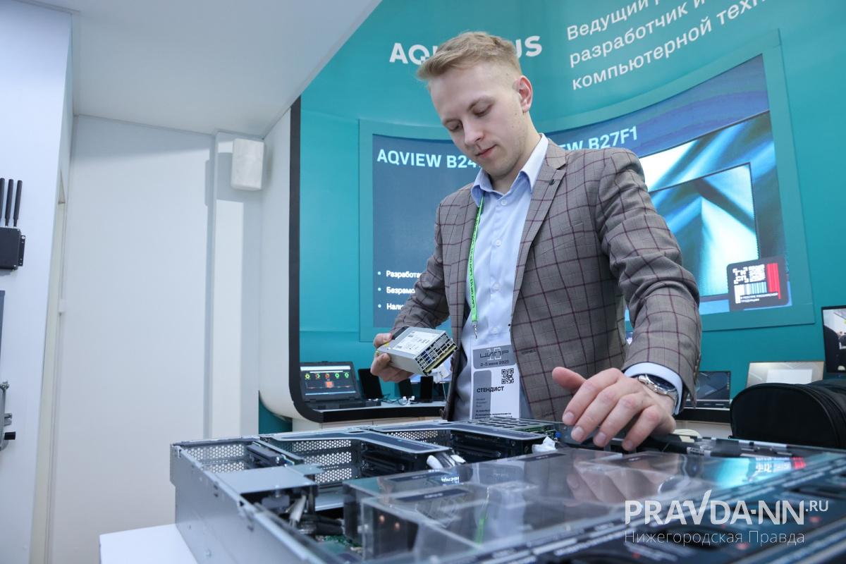 Александр Воложанин