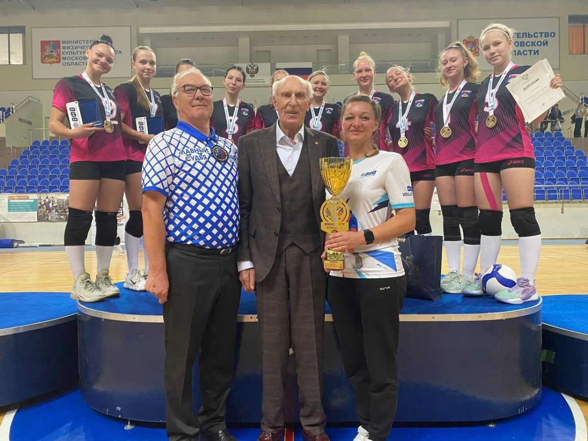 Школьницы из Лыскова выиграли Всероссийский турнир по волейболу «Серебряный мяч»